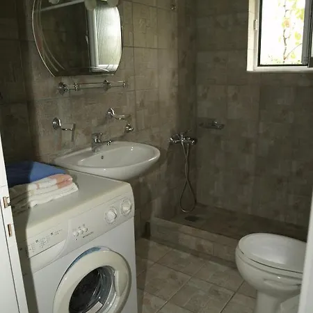 Le Jardin De Temeni Apartment Aigio Room photo